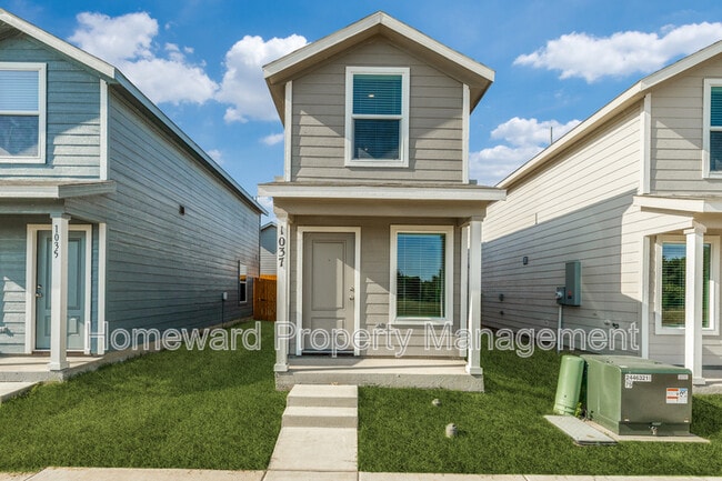 Building Photo - 1037 Bishop Creek Dr