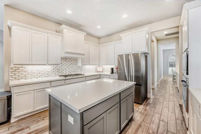 Foto del edificio - 505 Trout River Rd