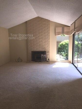 Building Photo - Gold River Powell 3 Bedroom Home!