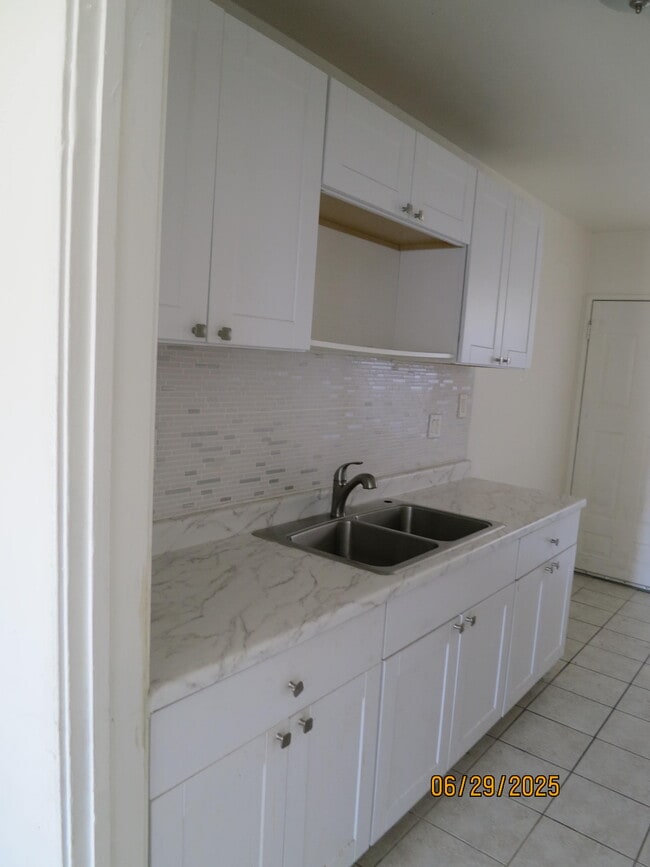 Building Photo - 1512 S Redondo Blvd