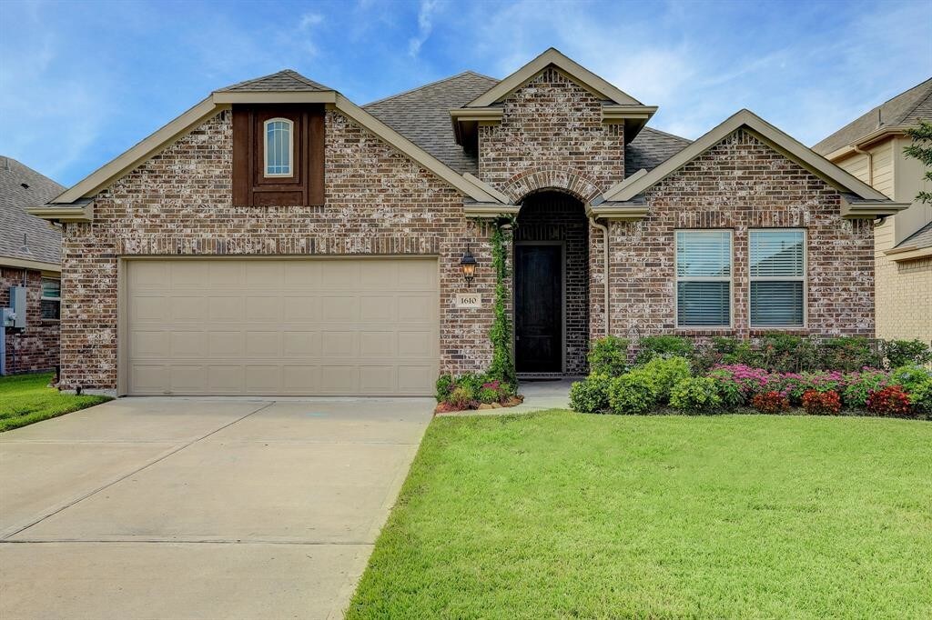 Primary Photo - 1610 Nacogdoches Valley Dr