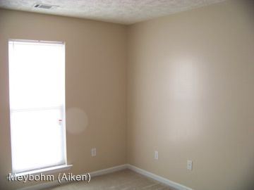Building Photo - 175 Sandlewood Way