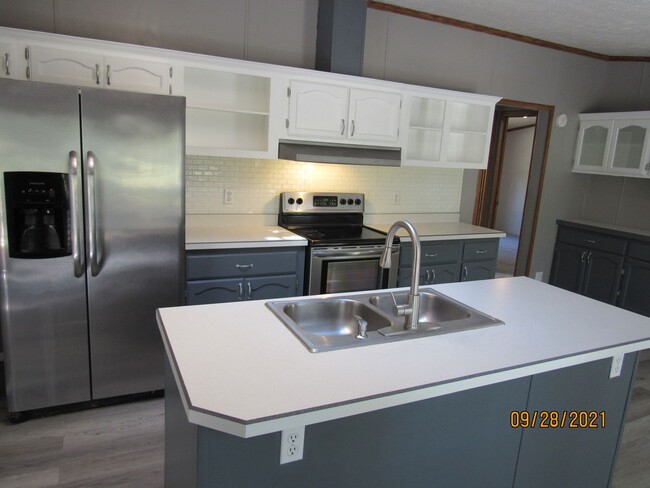 Building Photo - 3 Bedroom house on 26 Acres