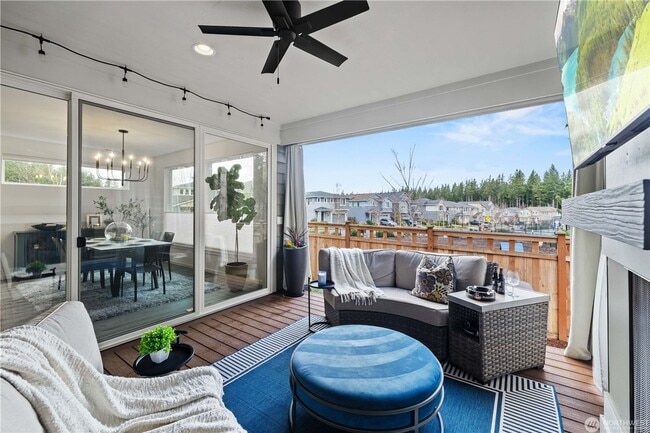 Building Photo - Stunning Modern Home in Black Diamond