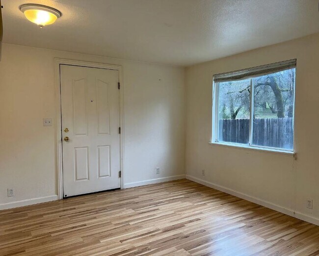 Foto del edificio - 830 Pleasant Valley Rd