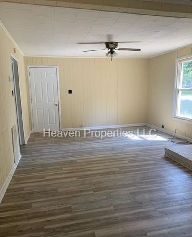 Foto del edificio - Charming 2BR/2BA Home with Large Yard, Shed