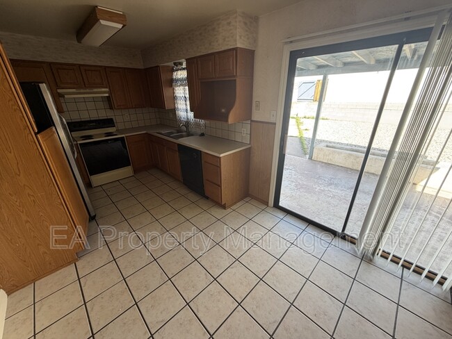 Building Photo - 1732 Muriel St NE
