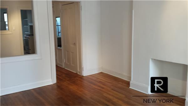 Building Photo - 464 West 25th Street