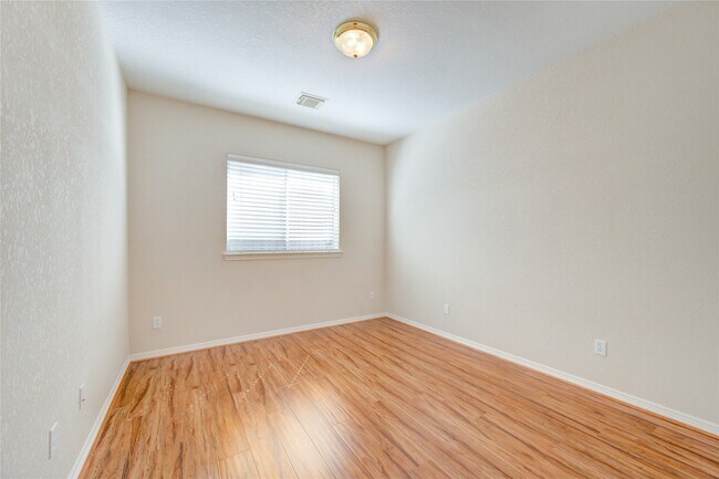 Building Photo - 22514 Jutewood Ln