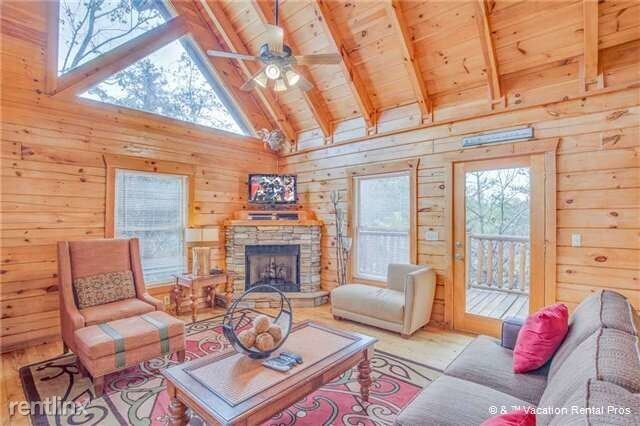 Foto principal - 2704 Alps Way