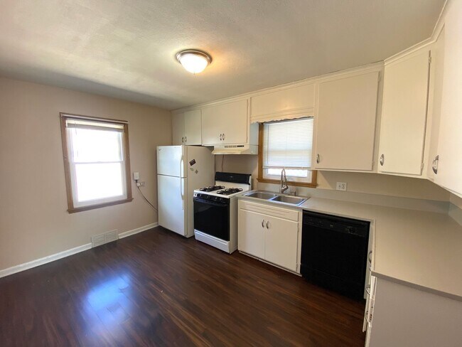 Foto del edificio - 2 Bedroom, 1 Bath Home for Rent in West Peoria!