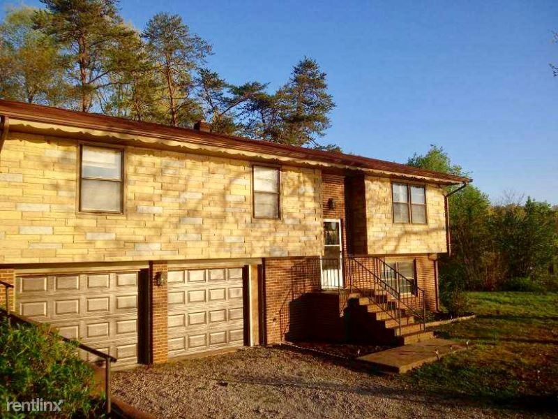 Primary Photo - 4 br, 2 bath House - 2689 Marina Dr