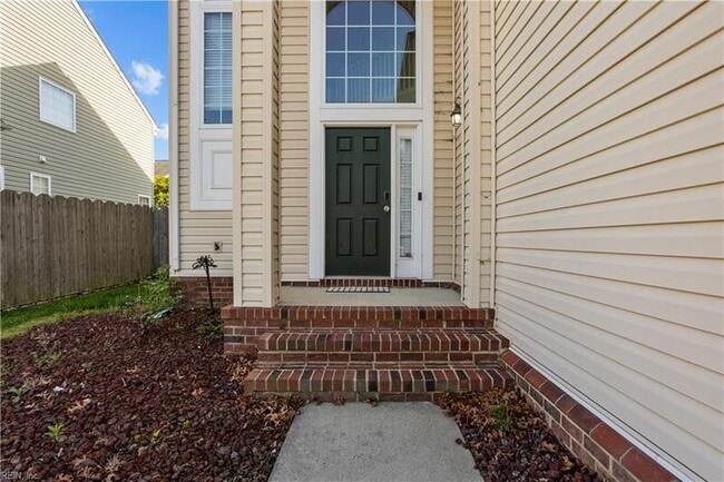 Building Photo - 2409 Apiary Ct