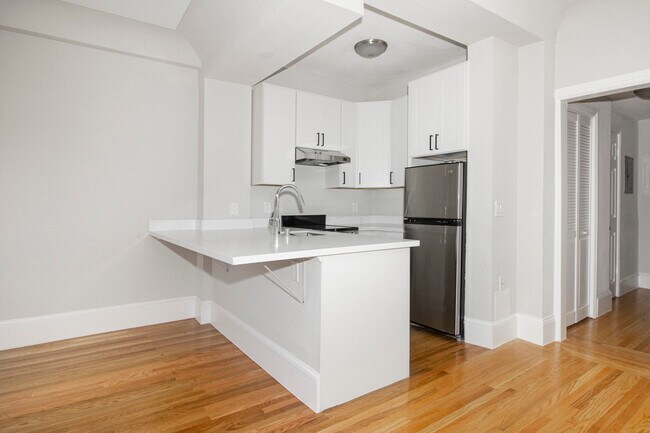 Building Photo - 355 Fulton St