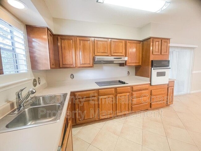 Building Photo - 539 Azalea Dr