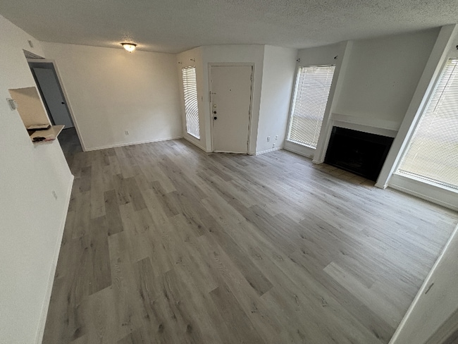 Building Photo - 919 S Weatherred Dr