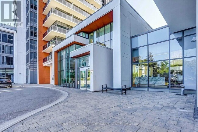 Building Photo - 9600 Yonge St