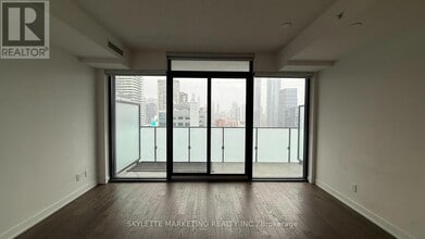 Building Photo - 25 Richmond St E