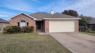 Building Photo - 604 Honeysuckle Dr
