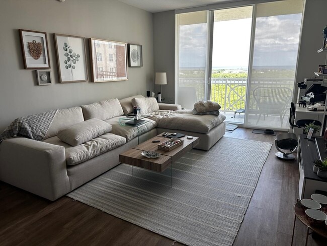 Building Photo - 350 N Federal Hwy