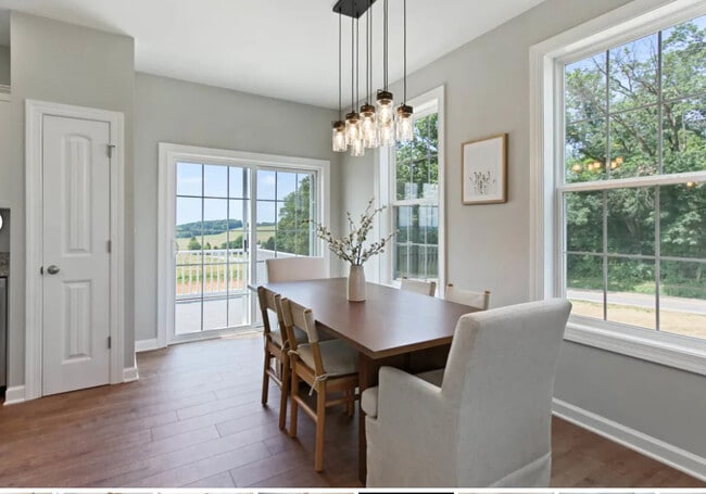 Building Photo - Smith Farm Townhomes