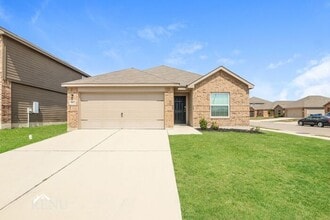 Building Photo - 18624 Allen Welch Dr