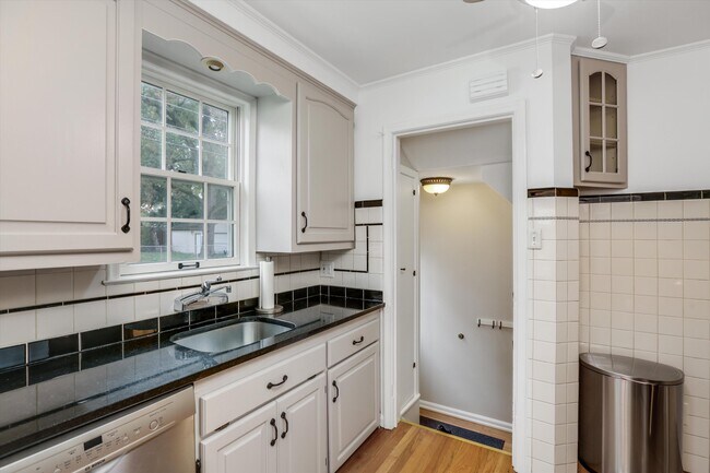 Foto del edificio - 498 Ann St