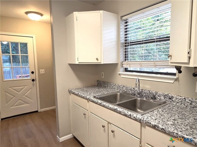 Building Photo - 317 Armstrong St