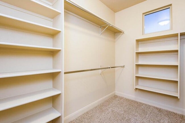 Building Photo - 984 E 4430 S
