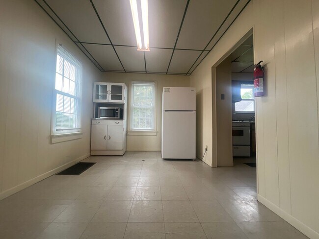 Foto del edificio - Downtown- 3 bedroom House- Available Now!