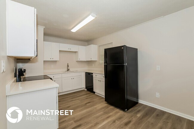 Building Photo - 424 Azalea Dr