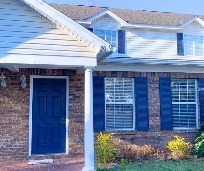 Building Photo - 20 Guinevere Ln