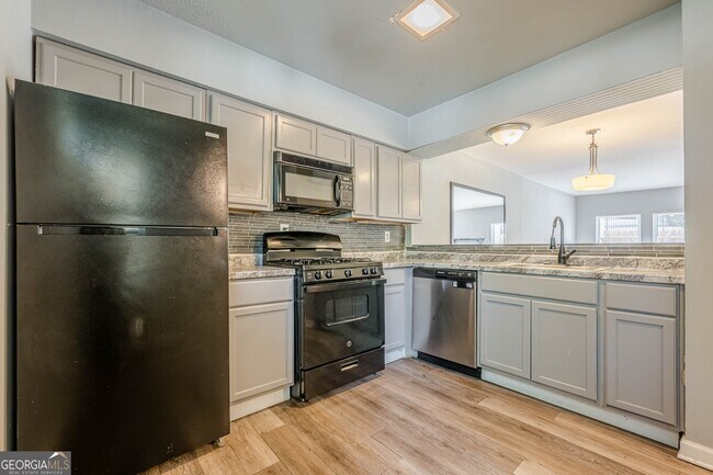 Building Photo - 2016 Oak Park Ln