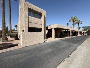 Building Photo - 464 S Desert Palm