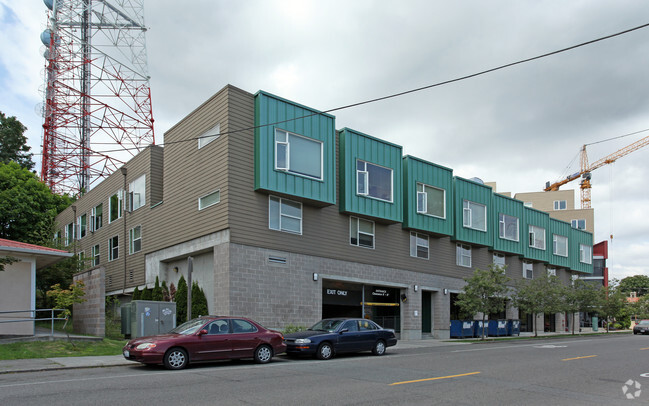 Foto del edificio - Views at Madison Apartment Homes