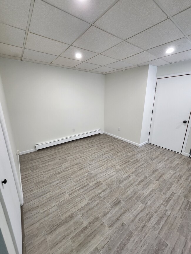 Building Photo - 517 Triplex