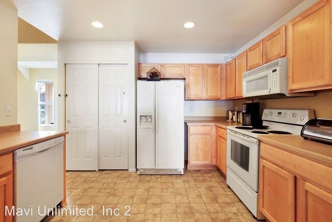 Building Photo - 3 br, 3 bath House - 19046 E 57th Place Un...