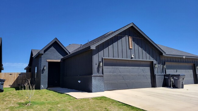 Building Photo - 7202 22nd Pl