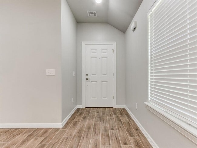 Foto del edificio - 616 Maleah Pl