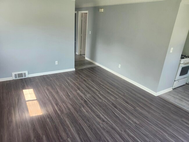 Building Photo - 29841 Oakwood St