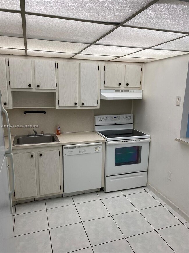 Foto del edificio - 16851 NE 23rd Ave