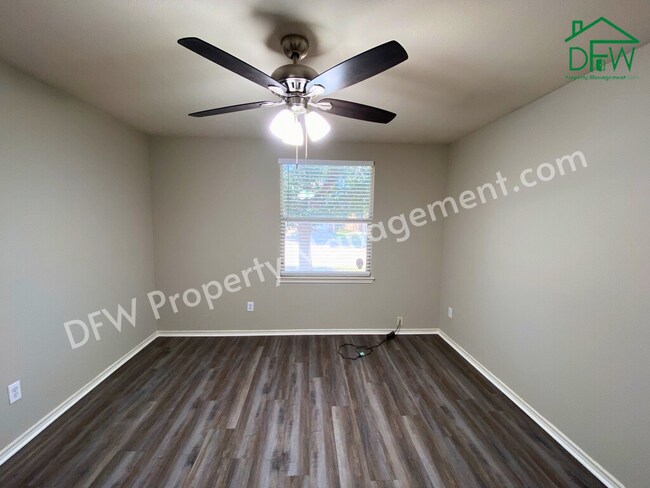 Building Photo - 7425 Candler Dr