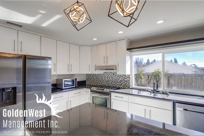 Foto del edificio - Updated 3Bdm 2Ba Single-Family Home in Paradise Hills!