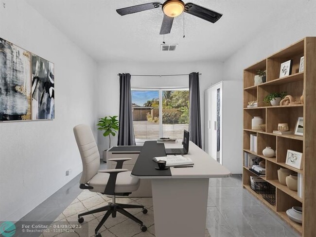 Foto del edificio - 4560 NW 3rd Ave