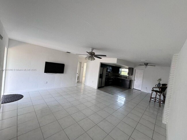 Building Photo - 60 NE 184th Terrace