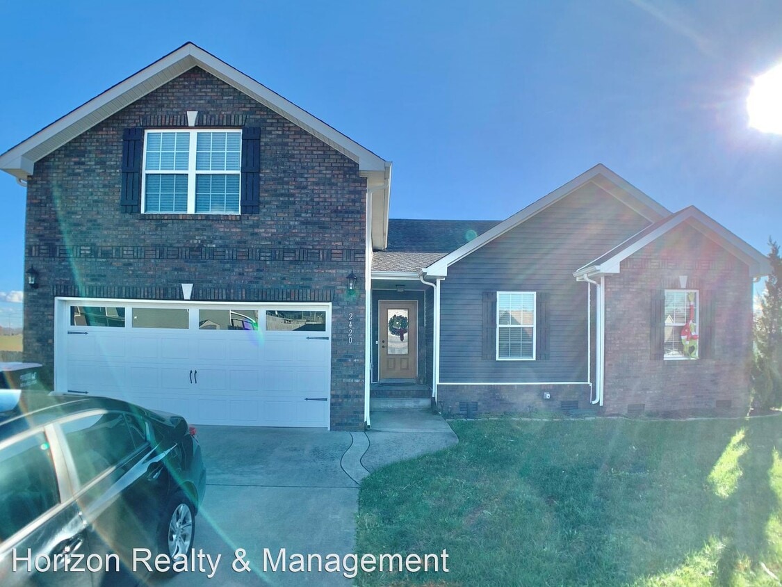 3 br, 2 bath House 2420 Andersonville Dr House Rental in