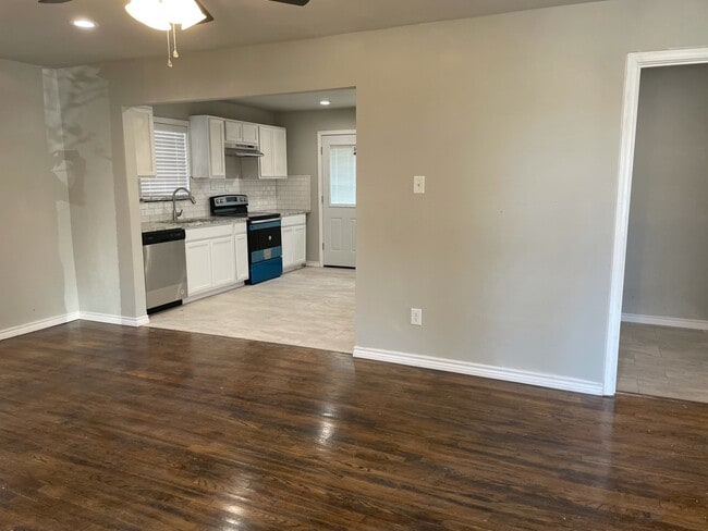 Foto del edificio - 613 S Andrews Ave