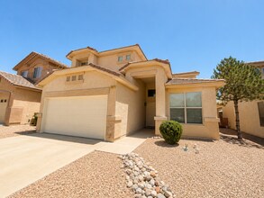 Building Photo - 2067 Violeta Cir SE