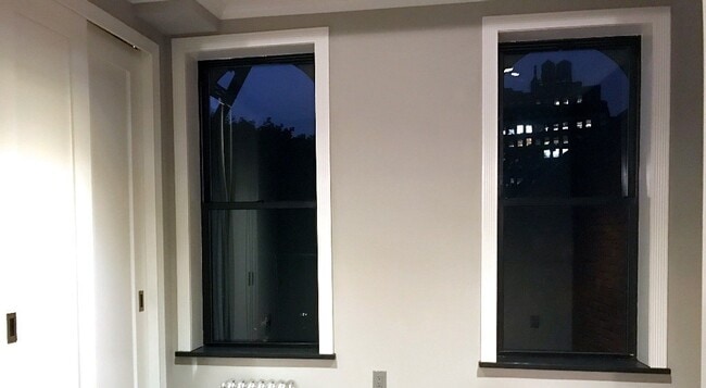 Building Photo - 246 Mott St