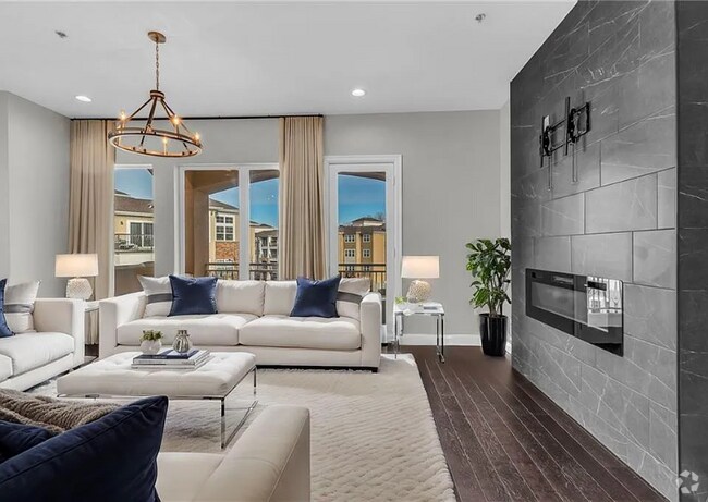 Building Photo - 3810 N Mulberry Dr